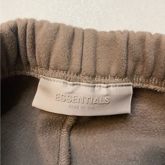 Fear Of God Essentials 1977 Sweat Shorts Kids Size 6-7 Brown - Picture 6 of 9